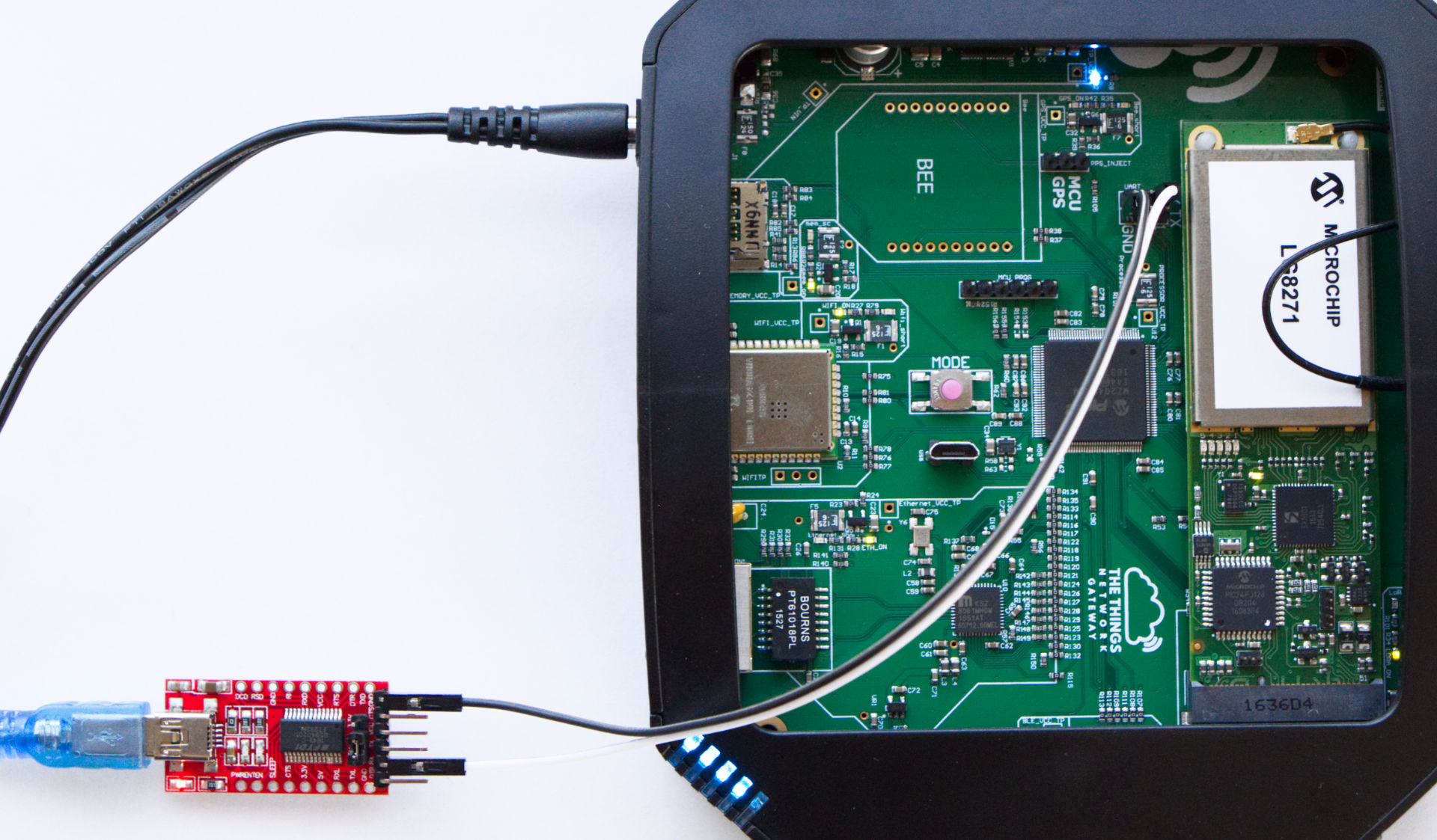 Sample connection between The Things Kickstarter gateway and an UART device